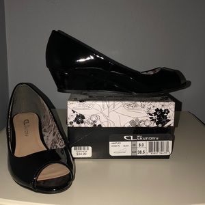 Chinese Laundry Patent Black Peep-toe wedges